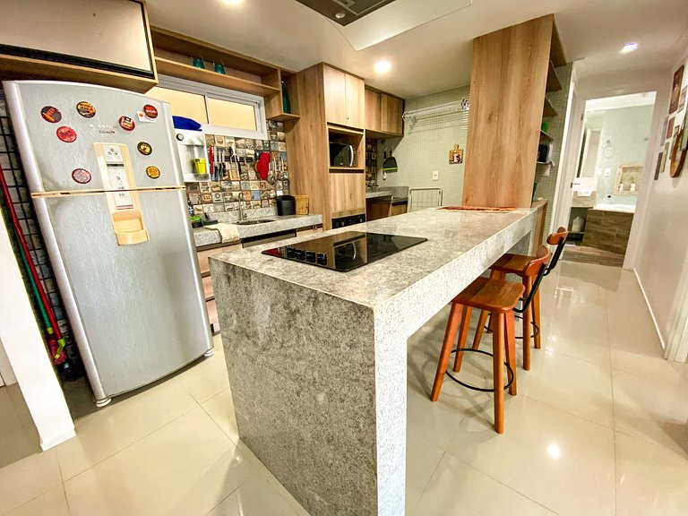 Apto completo ao lado do Beach Park e com banheira