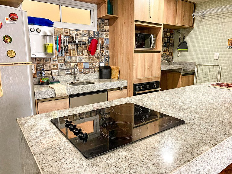 Apto completo ao lado do Beach Park e com banheira