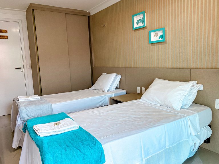 Apto completo com Jacuzzi e ao lado do Beach Park