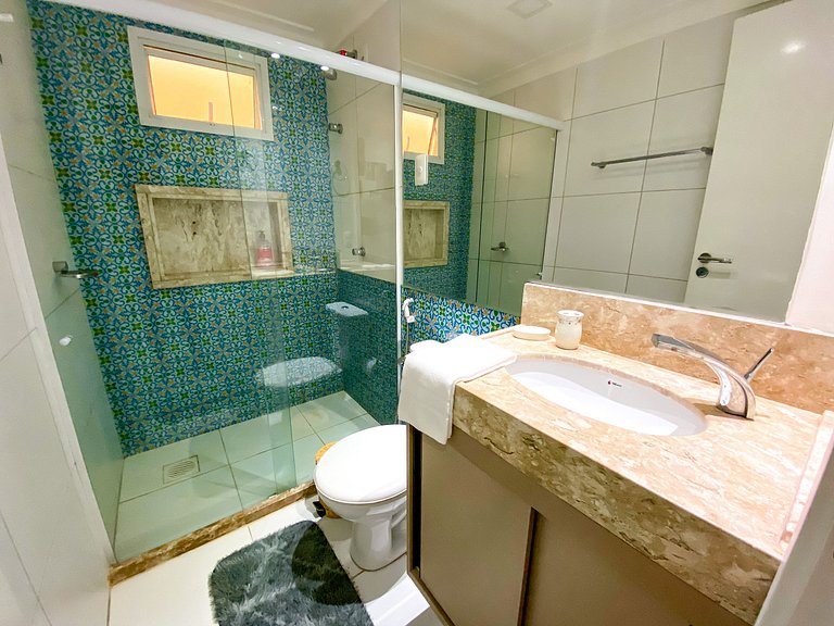 Apto completo ao lado do Beach Park e com banheira