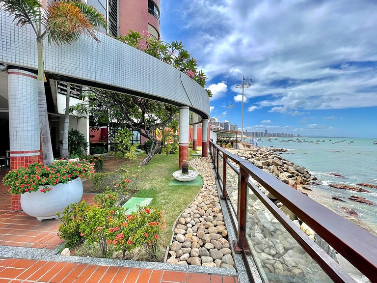 Apartamento Vista Mar no icônico Iate Plaza Hotel