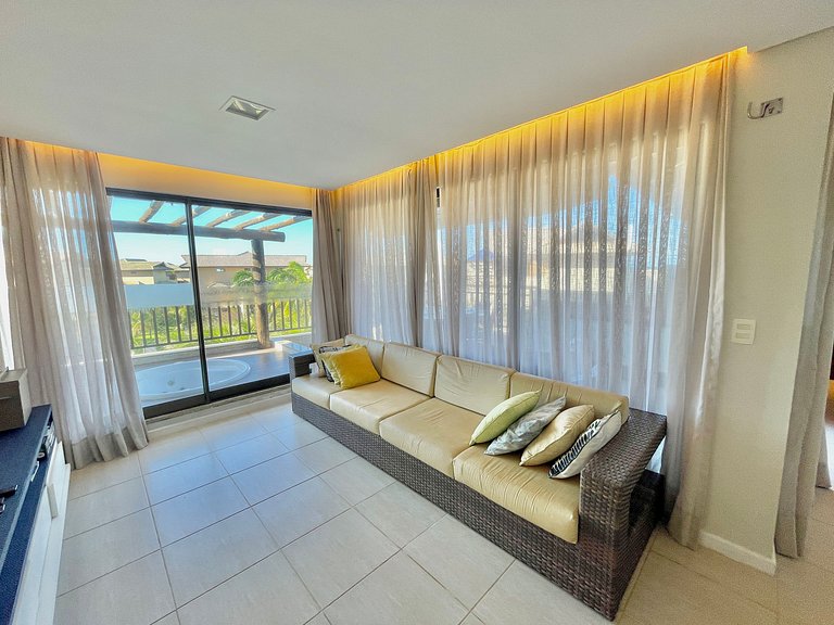 Cobertura Espetacular em condomínio pé na areia
