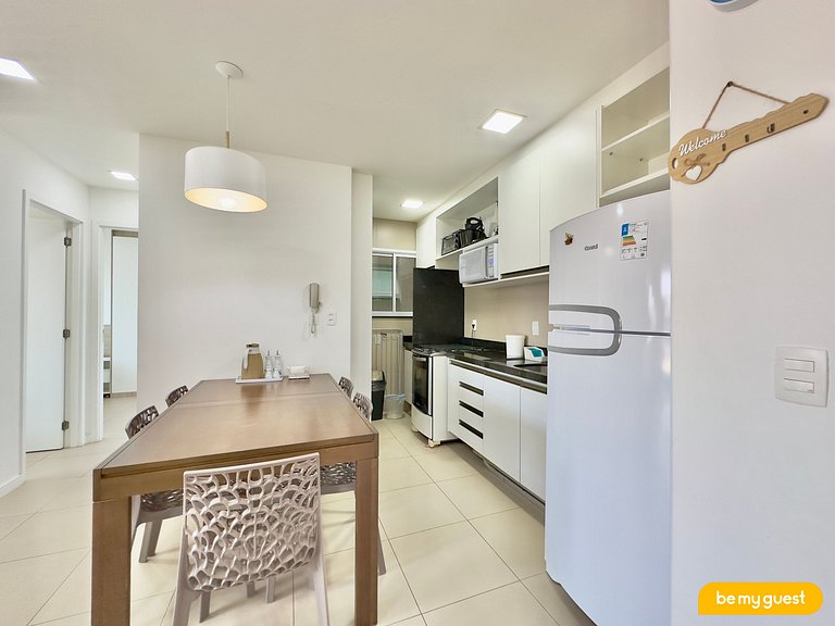 Lindo apartamento decorado e com vista mar