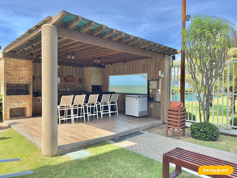 Lindo apartamento decorado e com vista mar