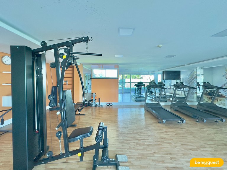 Lindo apartamento decorado e com vista mar