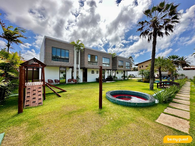Linda casa em condomínio fechado completo