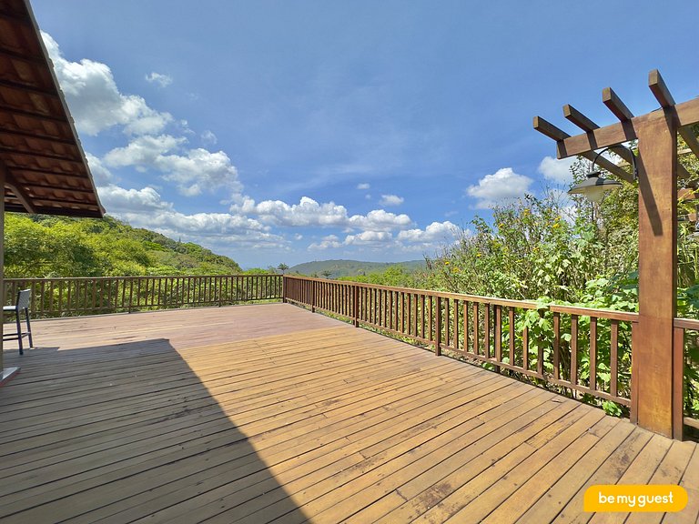 Linda casa com vista em condomínio privado