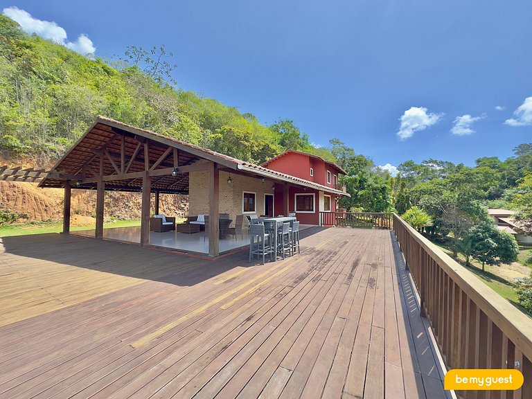 Linda casa com vista em condomínio privado