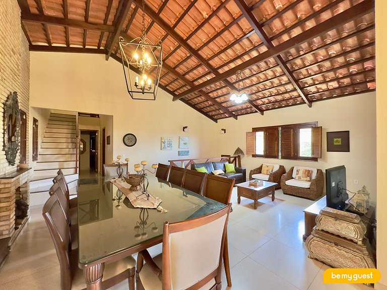 Linda casa com vista em condomínio privado