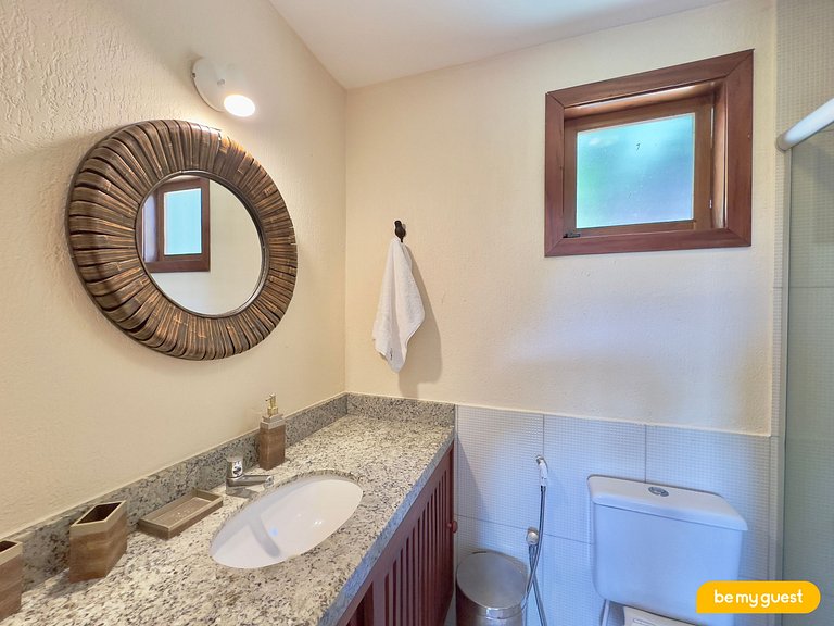 Linda casa com vista em condomínio privado