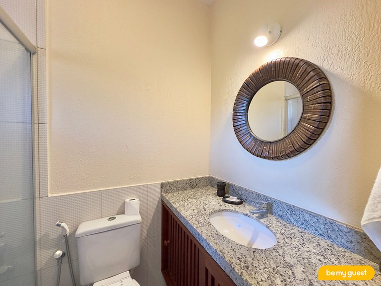 Linda casa com vista em condomínio privado