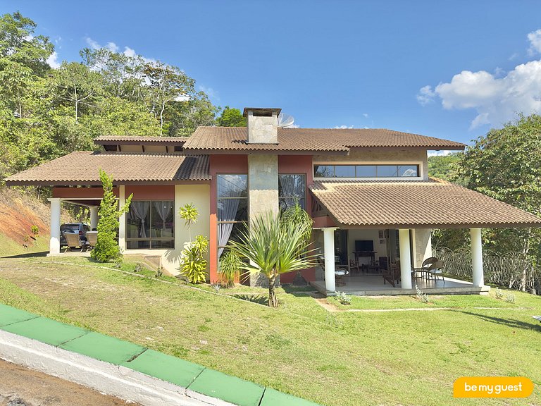 Casa ultra confortável no condomínio Monte Flor