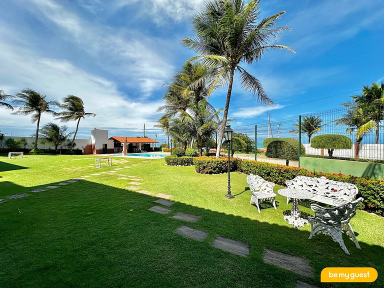 Linda casa decorada com vista mar