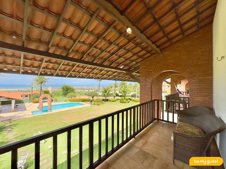 Linda casa decorada com vista mar