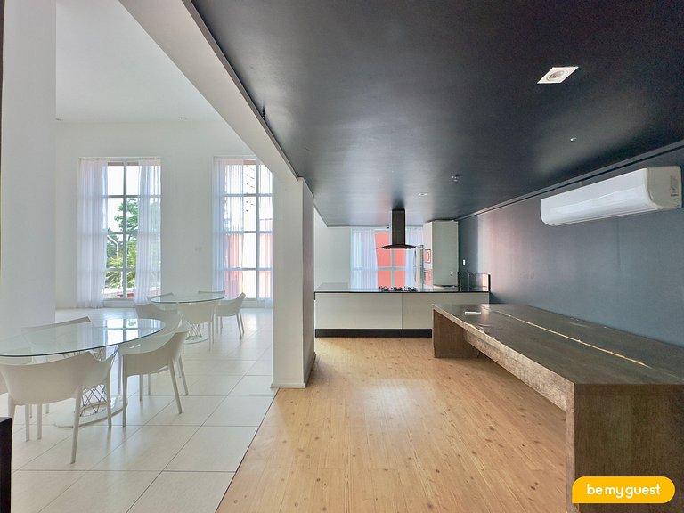 Lindo apartamento decorado com vista mar