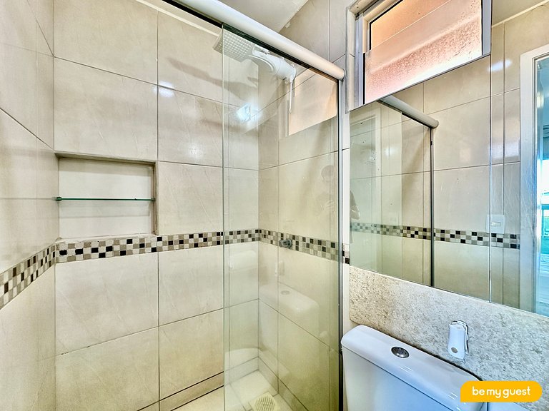 Apartamento térreo com vista para piscina