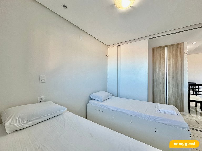 Apartamento térreo com vista para piscina