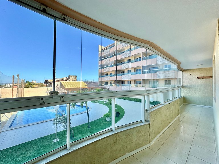 Apartamento térreo com vista para piscina