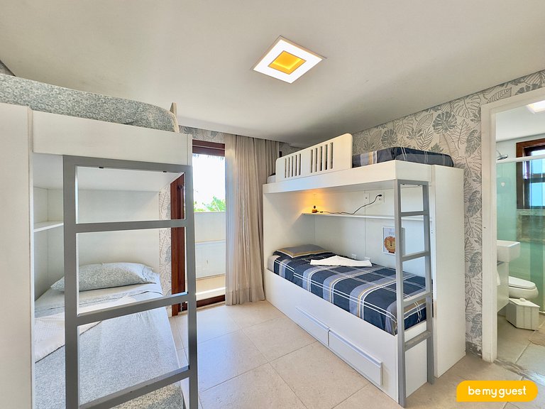 Luxuosa Casa em condomínio fechado a beira mar