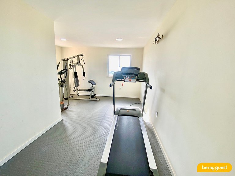 Apartamento térreo com vista para piscina