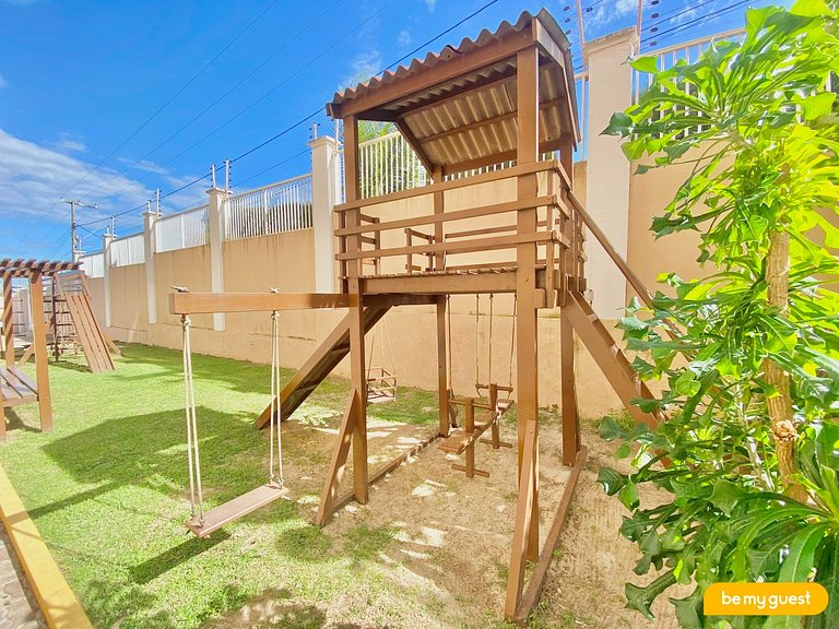 Apartamento térreo com vista para piscina