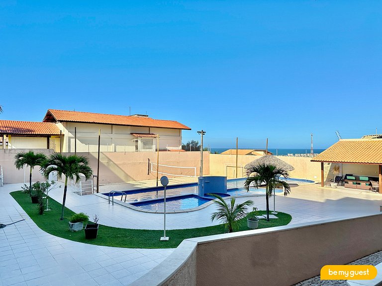 Apartamento térreo com vista para piscina