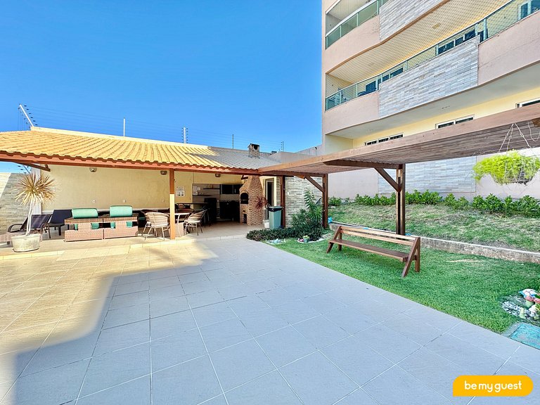Apartamento térreo com vista para piscina