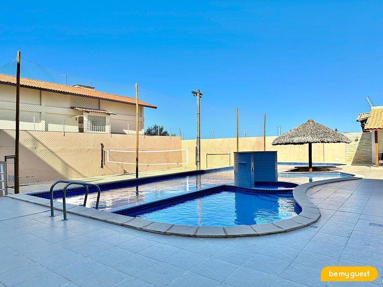 Apartamento térreo com vista para piscina