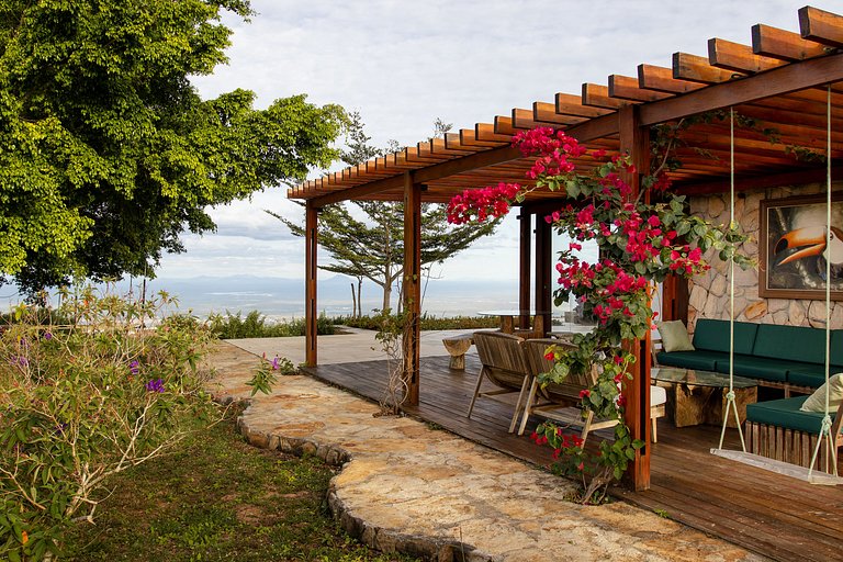 Casa Zalpes: cloud-view retreat in Serra da Meruoca