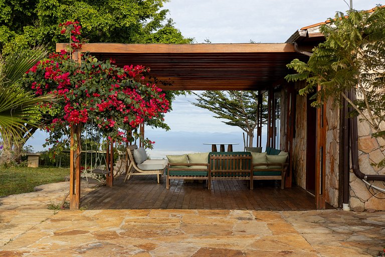 Casa Zalpes: cloud-view retreat in Serra da Meruoca