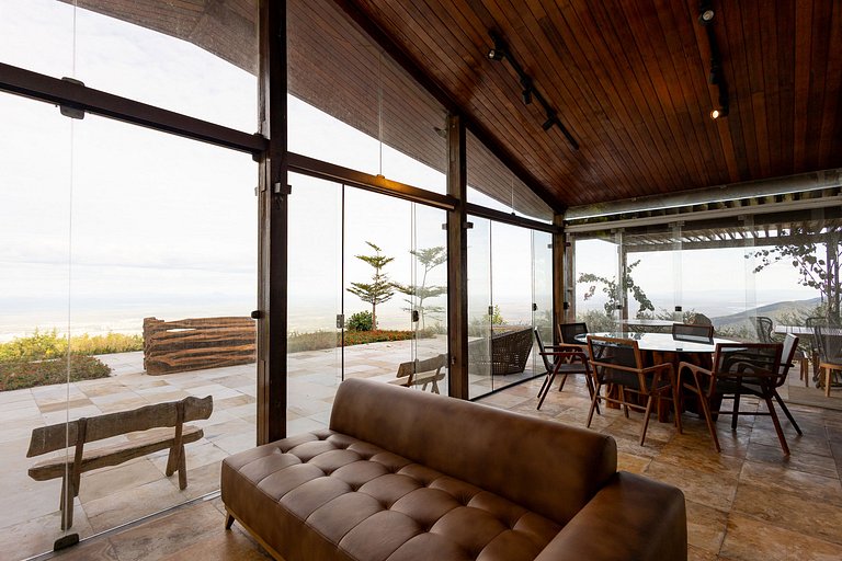 Casa Zalpes: cloud-view retreat in Serra da Meruoca