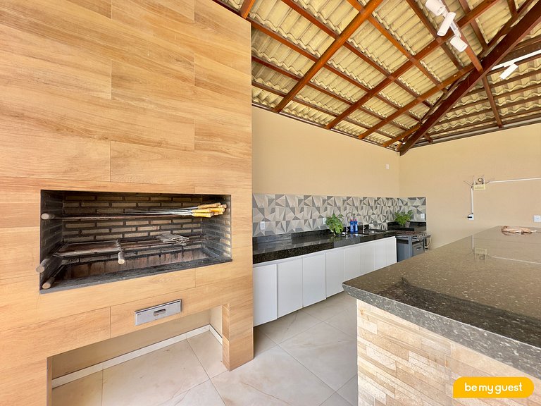 Casa ampla com piscina no Mirante do Iguape