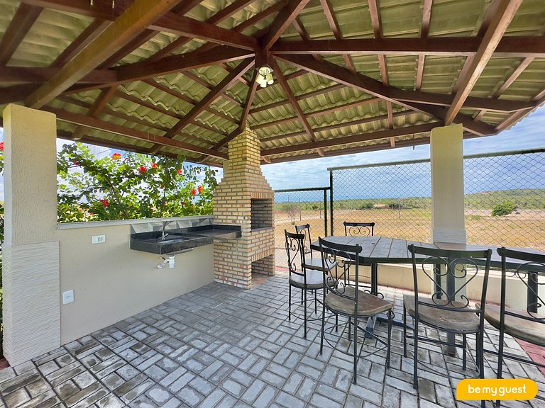 Casa ampla com piscina no Mirante do Iguape