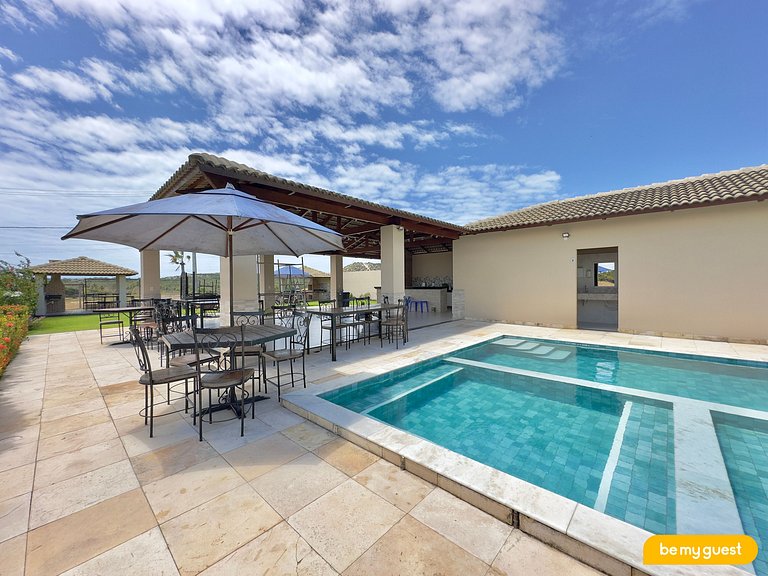Casa ampla com piscina no Mirante do Iguape