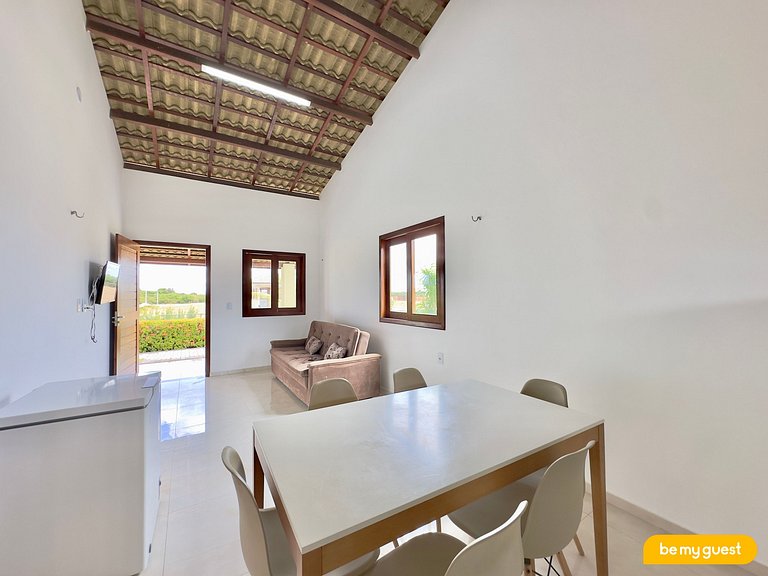 Casa ampla com piscina no Mirante do Iguape