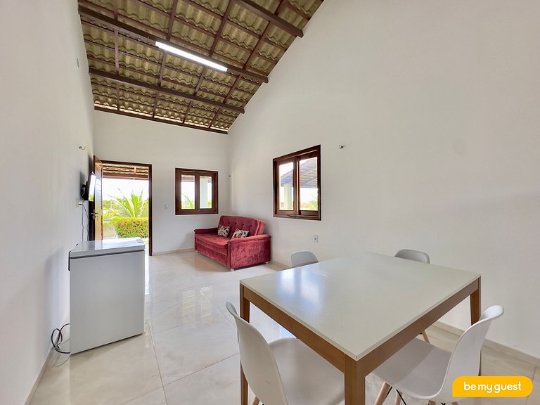 Casa ampla com piscina no Mirante do Iguape