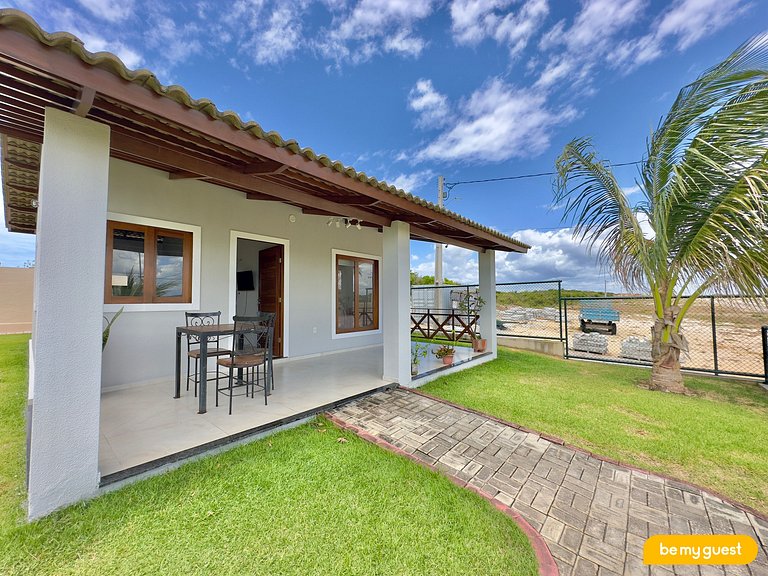 Casa ampla com piscina no Mirante do Iguape