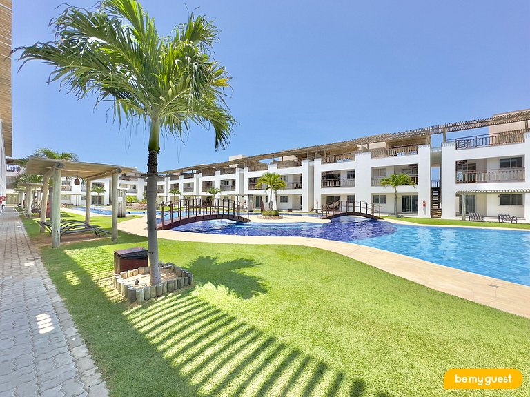 Térreo decorado com varanda e vista para piscina