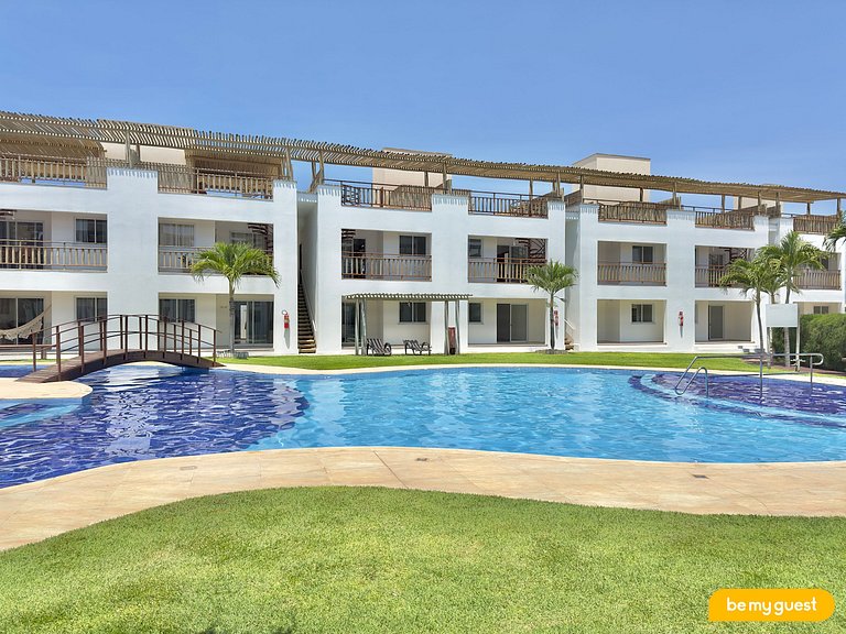 Térreo decorado com varanda e vista para piscina