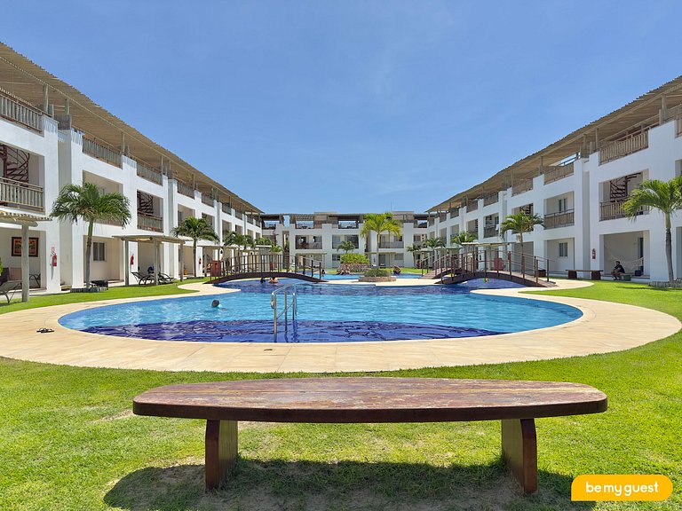 Térreo decorado com varanda e vista para piscina