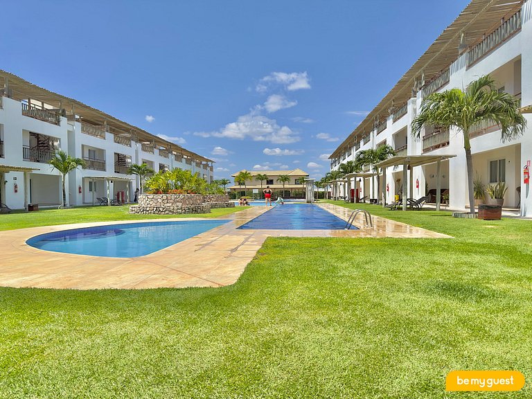 Térreo decorado com varanda e vista para piscina