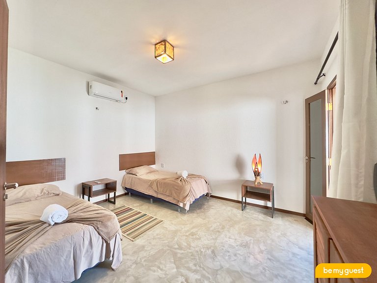 Casa frente-mar com piscina e vista única