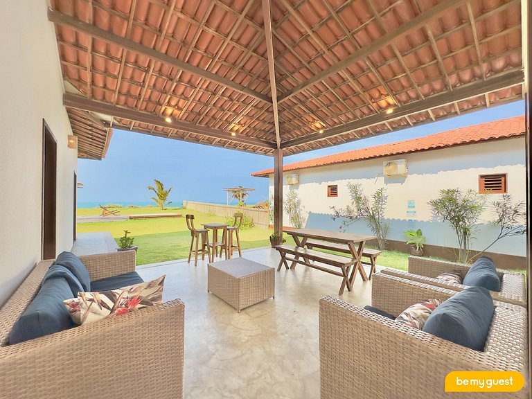 Casa frente-mar com piscina e vista única