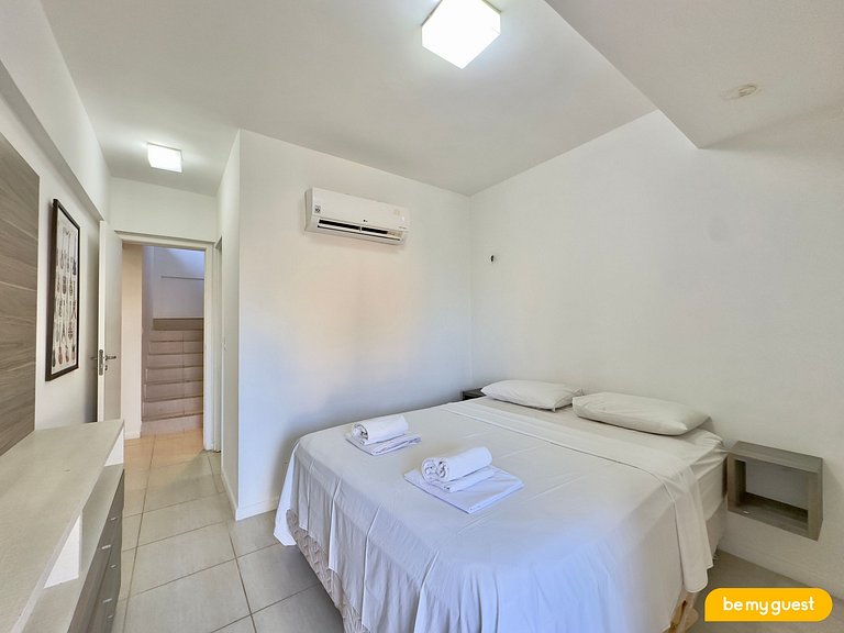 Cobertura duplex no Beach Place com jacuzzi