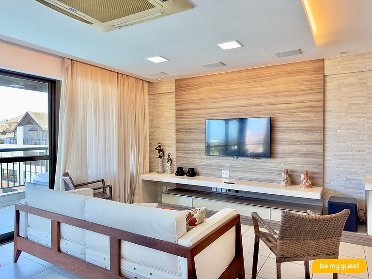 Cobertura exclusiva com jacuzzi e vista da piscina