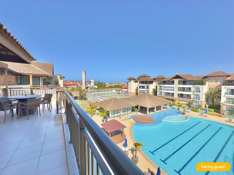 Cobertura exclusiva com vista da piscina