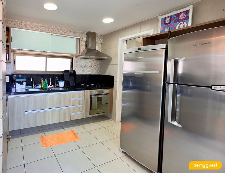 Cobertura exclusiva com vista da piscina