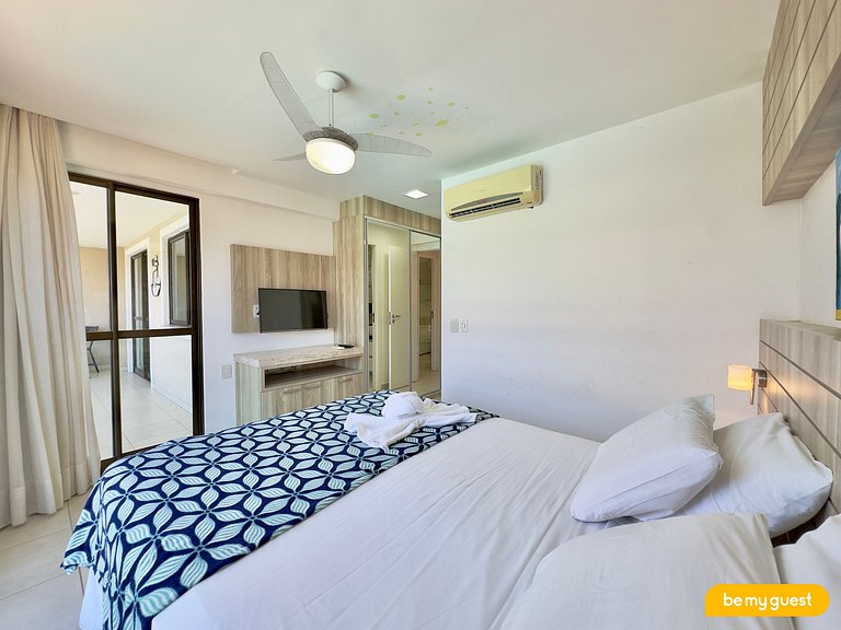 Cobertura exclusiva com vista da piscina