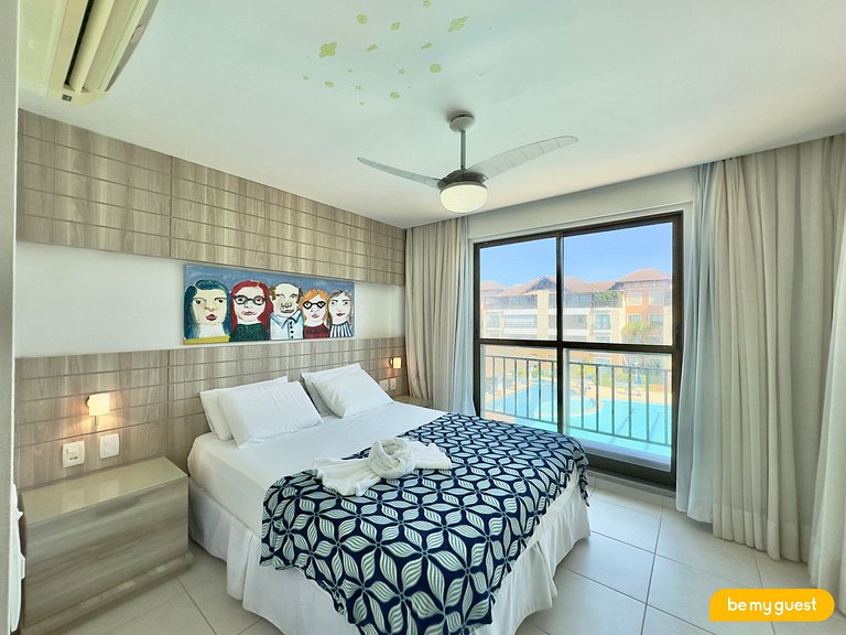 Cobertura exclusiva com vista da piscina