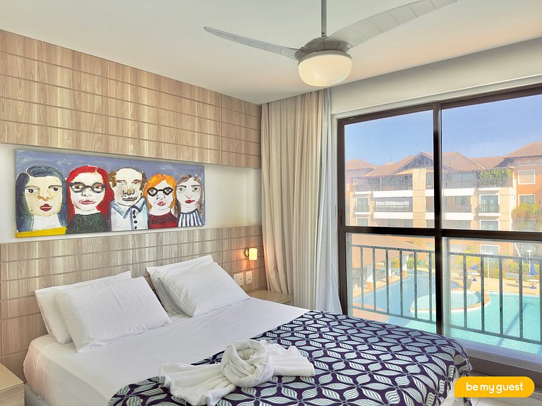 Cobertura exclusiva com vista da piscina